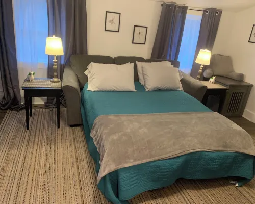 Beautiful 2nd story apartment 10 minutes from 2 state parks. Hotels in Newfield