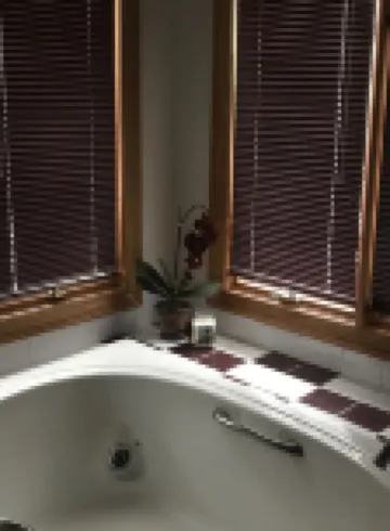 Cozy house on the lake with hot tub Hotels in Oscoda