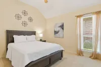 Spacious Home. Pool. Hot Tub. Grill. Pool Table. 4 Bed. 2 Bath. Hotels near Victory Tabernacle Holiness