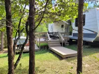 Cozy newly remodeled camper with hot tub and fire pit close to hiking/kayaking
