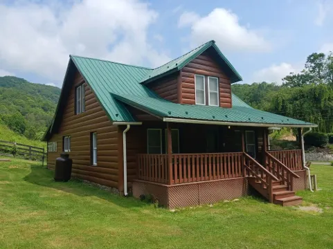 Wild Horse Lodge at Highland Hideaways near Grayson Highlands - Arcade/Theater