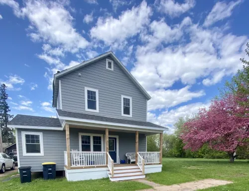 Walk to downtown Hotels in Hayward