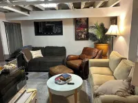 Cozy 1-bedroom apartment just 6 minutes drive to Morton Arboretum