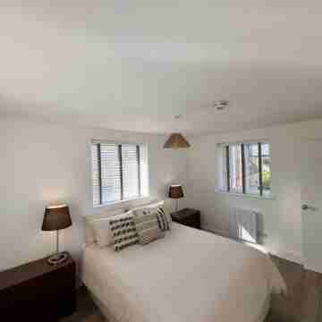 Chic Barn Conversion in the Cotwolds Rooms