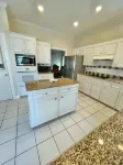 Beautiful fully furnished lakefront house