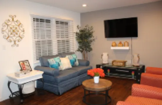 Cozy Relaxing 4-bedroom House in Forest Park Hotels in Forest Park