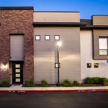 Heritage District Oasis, 300 steps from downtown Gilbert amenities. -Lot 8