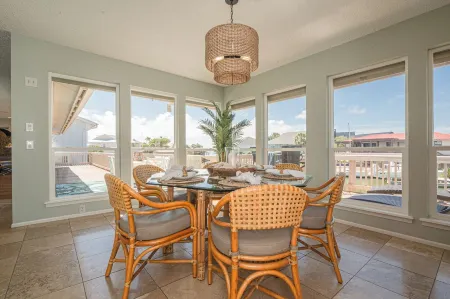 A Reel Paradise - Everyone`s Favorite Getaway!