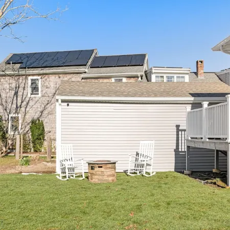 Entire House Minutes from Newport, RI. Near Beaches.