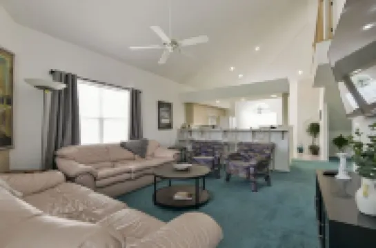 Spacious 3 Bedroom-3 Bath Condo / Gorgeous Views / Heart of Branson / Affordable