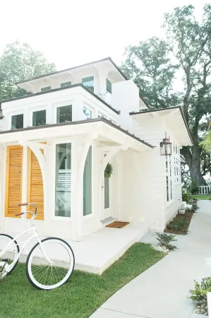 Elegant Cottage on the Bluff Downtown Fairhope (B)