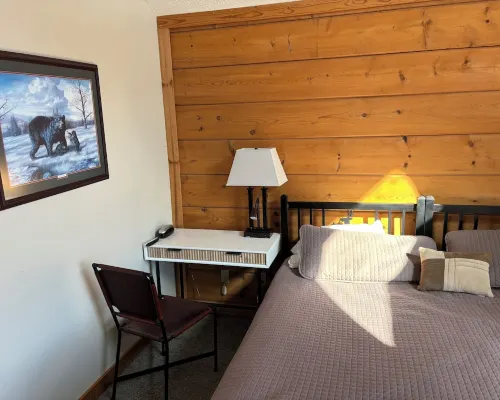 Ski-In/Ski Out Townhome w/ Beautiful View w/Hot Tub. エドレーのホテル