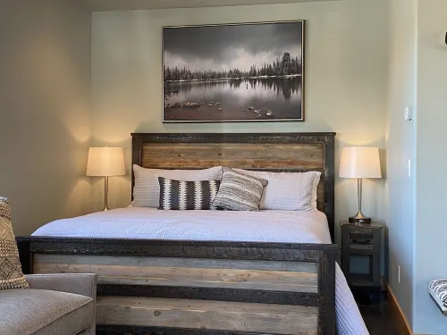 Beautiful Lakeside Suite overlooking Flathead Lake and Swan Mountain Range Hotels in Lakeside