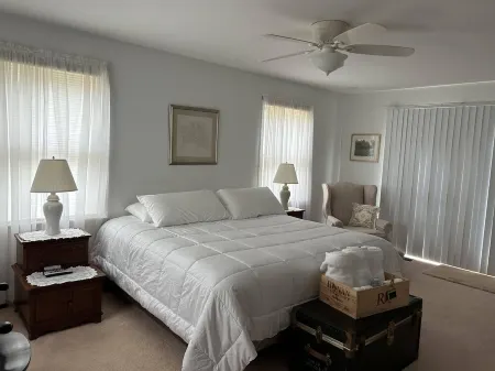 Fox Cove - Water front home with a private dock