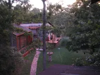 Crow's Nest Cabin on Piper Lane Hotel dekat Lake Bryan Park