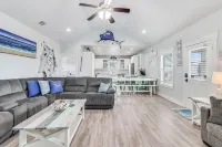 Escape to Isla Blanca - The Ultimate Coastal Retreat in Rockport at Bahia Bay. 락포트 호텔