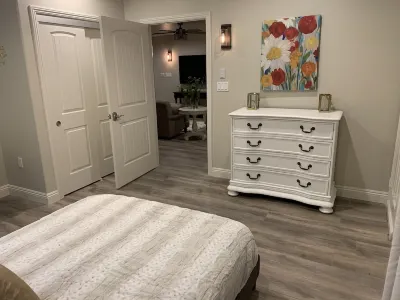 Adorable Brand New remodeled Tustin Cottage. Close to the 55/405/22 and 91 fwy. Hotels in der Nähe von Peters Canyon Trail