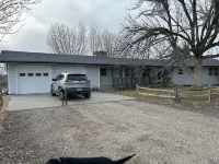 Located on a beautiful ranch! Relax with mountain view’s & a pool table