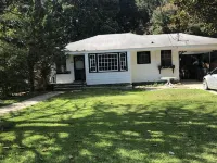 Cozy cottage in the park -yet close to the  action