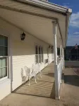 Historic Hardware Inn with River Views: Suite 102