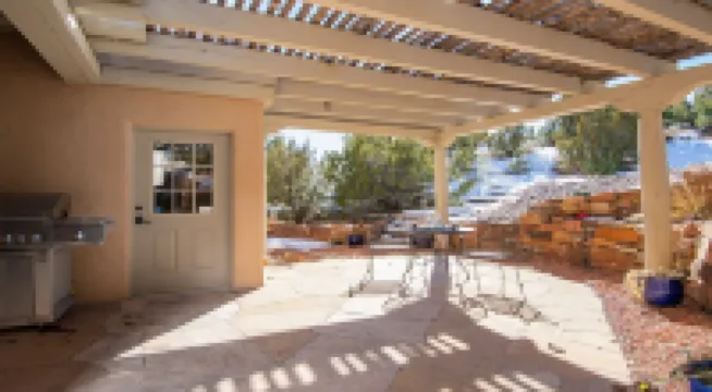 Beautiful Santa Fe Home ~ Breathtaking Views and Sunsets ~ 3.5 miles to plaza
