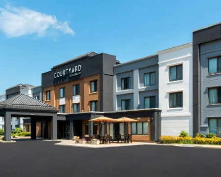 Courtyard Binghamton Hotels in Vestal
