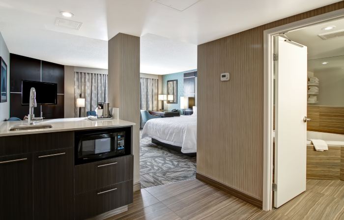 Hampton Inn & Suites by Hilton Calgary-Airport