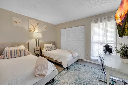 Cozy spacious 2 bedrooms 2 bathrooms near beach