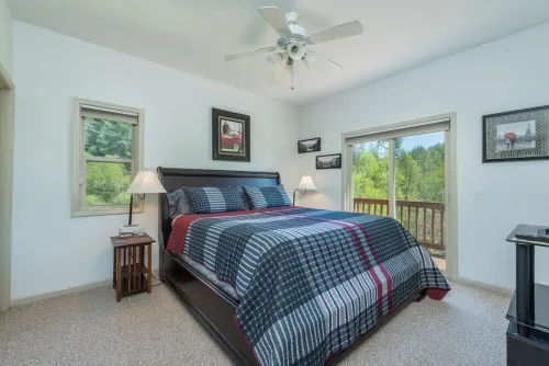 Blue Ridge Daze ~ Mtn Vista, Fireplace, Fire Pit, Pet Friendly, 30 Mins to Avl.