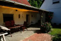 2 Bedroom Private Vacation Home in Bremen Hotels near Burglesum