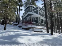 Reduced rates: Our chic home sleeps 9, has hot tub and 3rd floor balcony