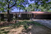Newly Renovated Mountaintop Home w/ Amazing Views and Sunsets