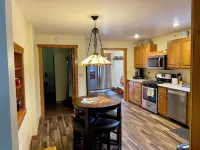 Snowmobiles, Skiing, ABR Amazing 2-bedroom house with WiFi in Hurley, Mercer