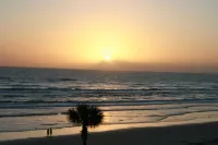 GREAT LOCATION- 1 BR/2 Bath Direct Oceanfront Condo-<br>Free Wi-Fi  new up date