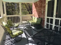 The Tannery!  Private Dipping Pool In The Warm Springs Stream!  Pet Friendly! Hotéis em Bath County