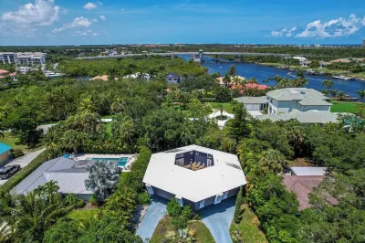 No need to leave this home because we have it all at the Turtle Shack