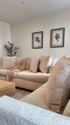 Cozy Central Downtown 2BD Unit Close to Elm & 93