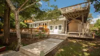 Sandbridge water lovers retreat with beach, pool, canal, and lakes to explore. - Private Pools