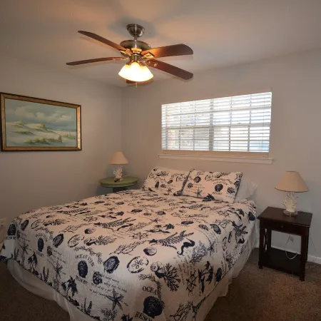 New Beach, Gulf Front Complex. Family Rates.