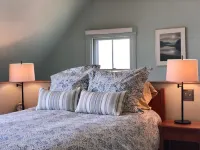 Sea Sparkle: Sunny Village Cottage With Artist Studio And Panoramic Ocean Views