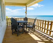 Cottage on the Beach, Pet Friendly!