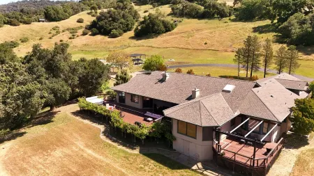 Woodhawk Manor of Alexander Valley