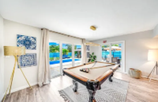 Heated Pool! Close to Beach & Shops!