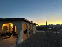 Charming 1-bedroom house with big yard, AC and WiFi in delightful Fort Mohave Hotels in Fort Mohave