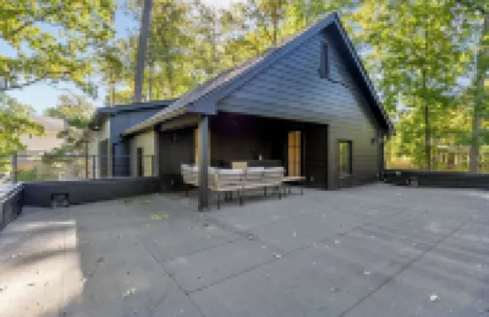 Buckhead Black House Spacious 5 Bedroom Mansion with Heated Pool - Lenox Atlanta
