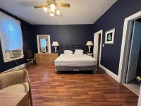 Cozy Downtown Condo(Dog Friendly) 3.5 Blocks to Beach.1 block to Washington Mall