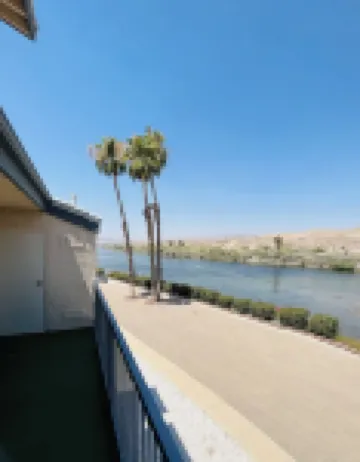 Very RARE, ON the RIVER !