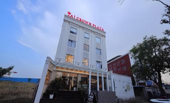 Hotel Taj Crown Plaza