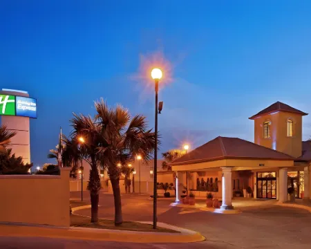 โรงแรม ฮอลิเดย์ อินน์ เอ็กซ์เพรส ชีวาวา บาย IHG โรงแรมในชีวาวา