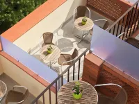 Hotel Everest Hotels near Fundacio Puigvert
